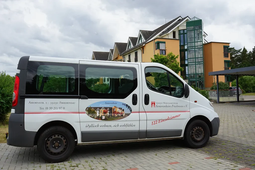 aww-seniorencampus-friedensau-seniorenheim-autos-18