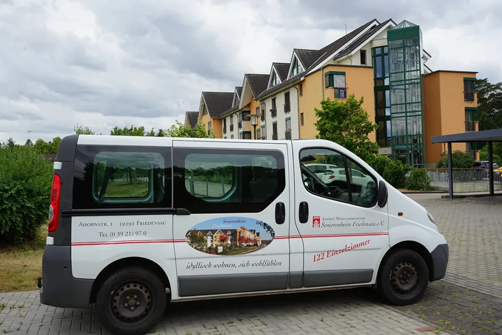 aww-seniorencampus-friedensau-seniorenheim-autos-21